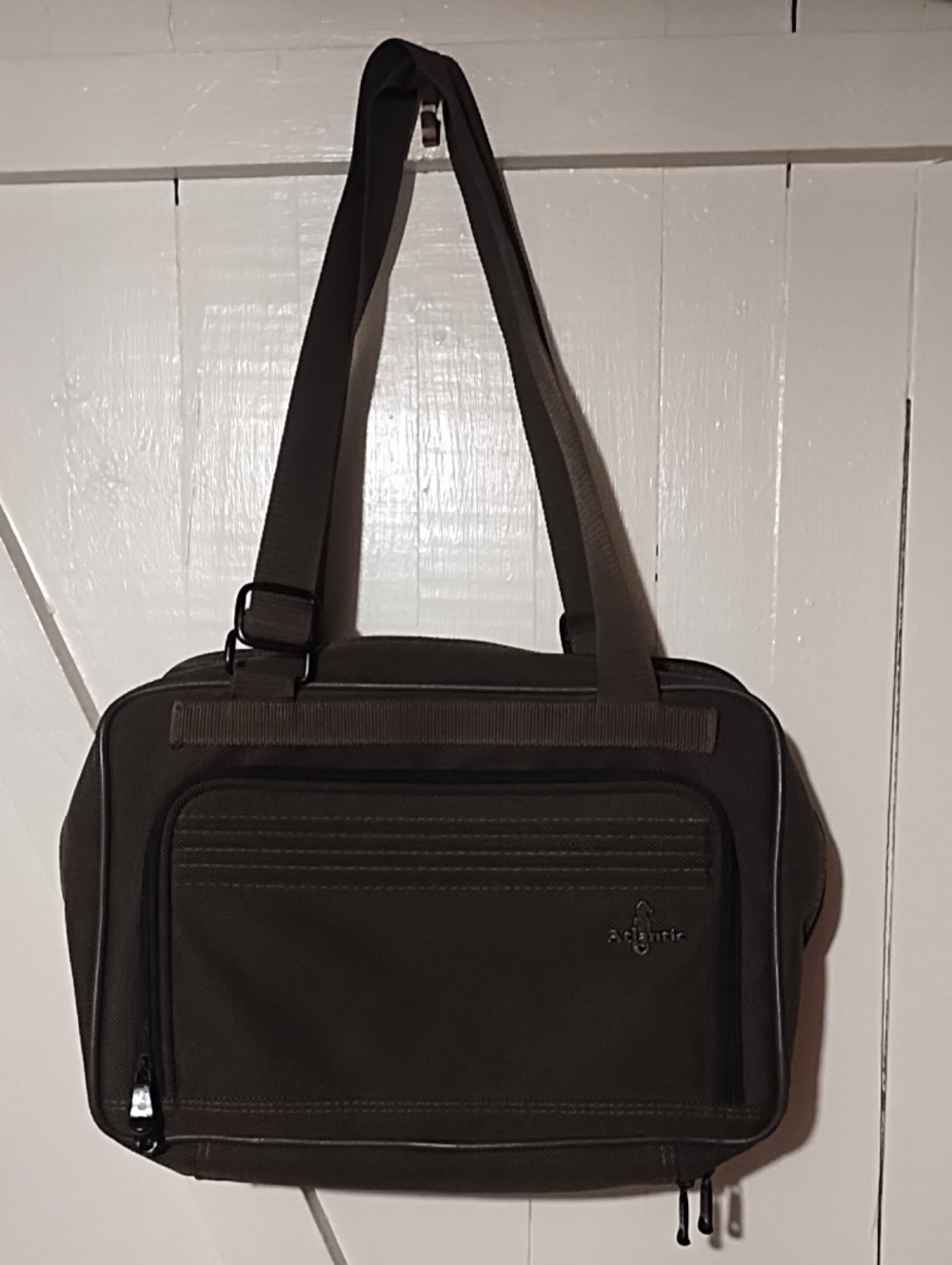 Vintage Men's Shoulder Bag in Dark Olive Green Or Black Classic Carry Case VGC.